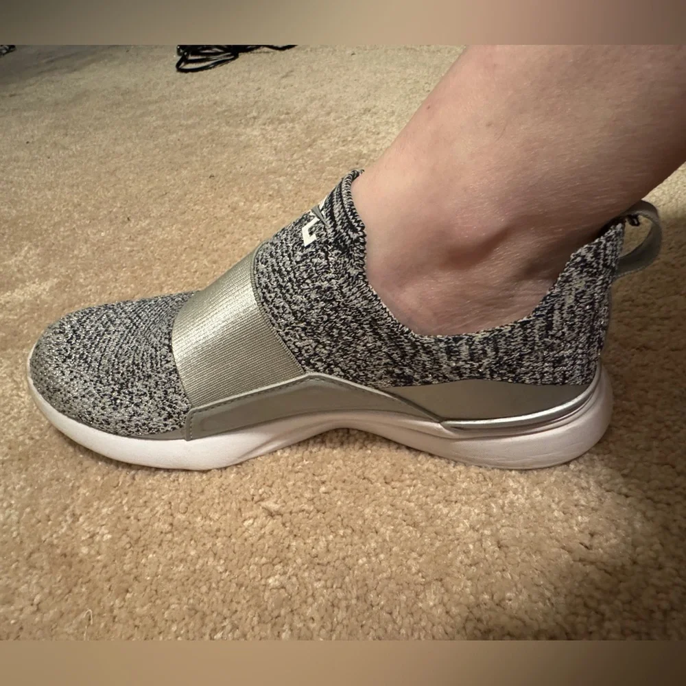 APL Women's TechLoom Bliss Heather Grey/ White / Black Athletic Propulsion Labs - Picture 7 of 8